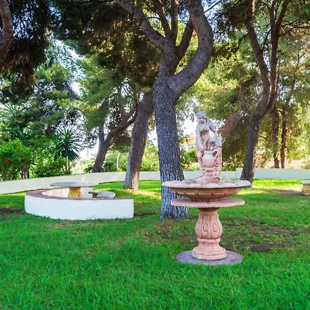 Duquesa De Espana 3 *